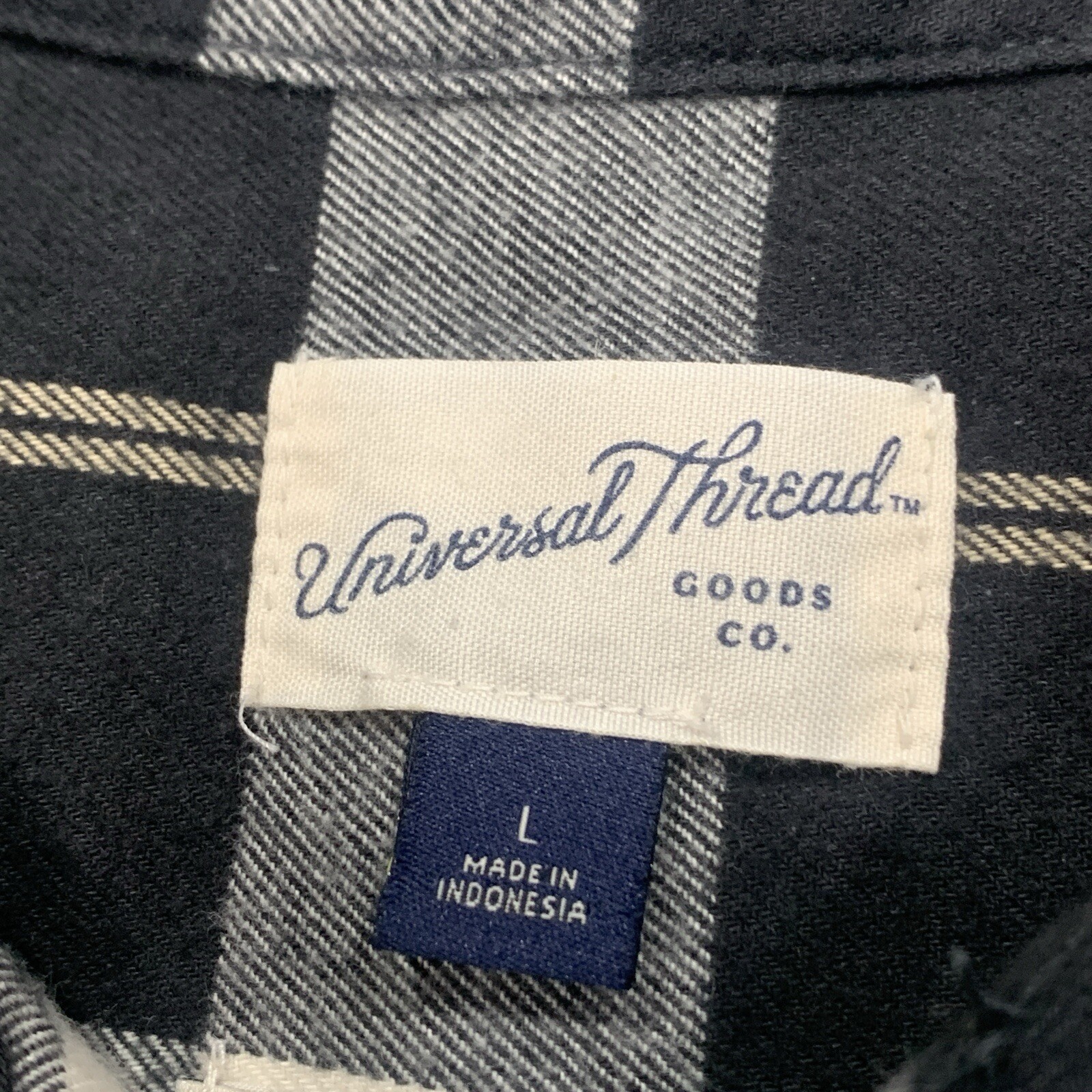 Universal Thread Black Plaid Flannel Oversized Fi… - image 6