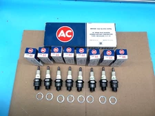 NOS Fire Ring Spark Plugs Box of 8 AC-44 1559492 (GM-74)