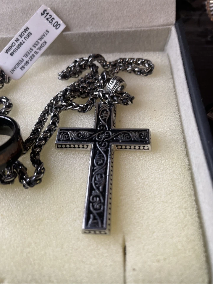 Collar Cruz Tungsteno Acero Inoxidable Incrustación Fibra de Carbono Azul Tono Plata Hombres Foto 2 de 4