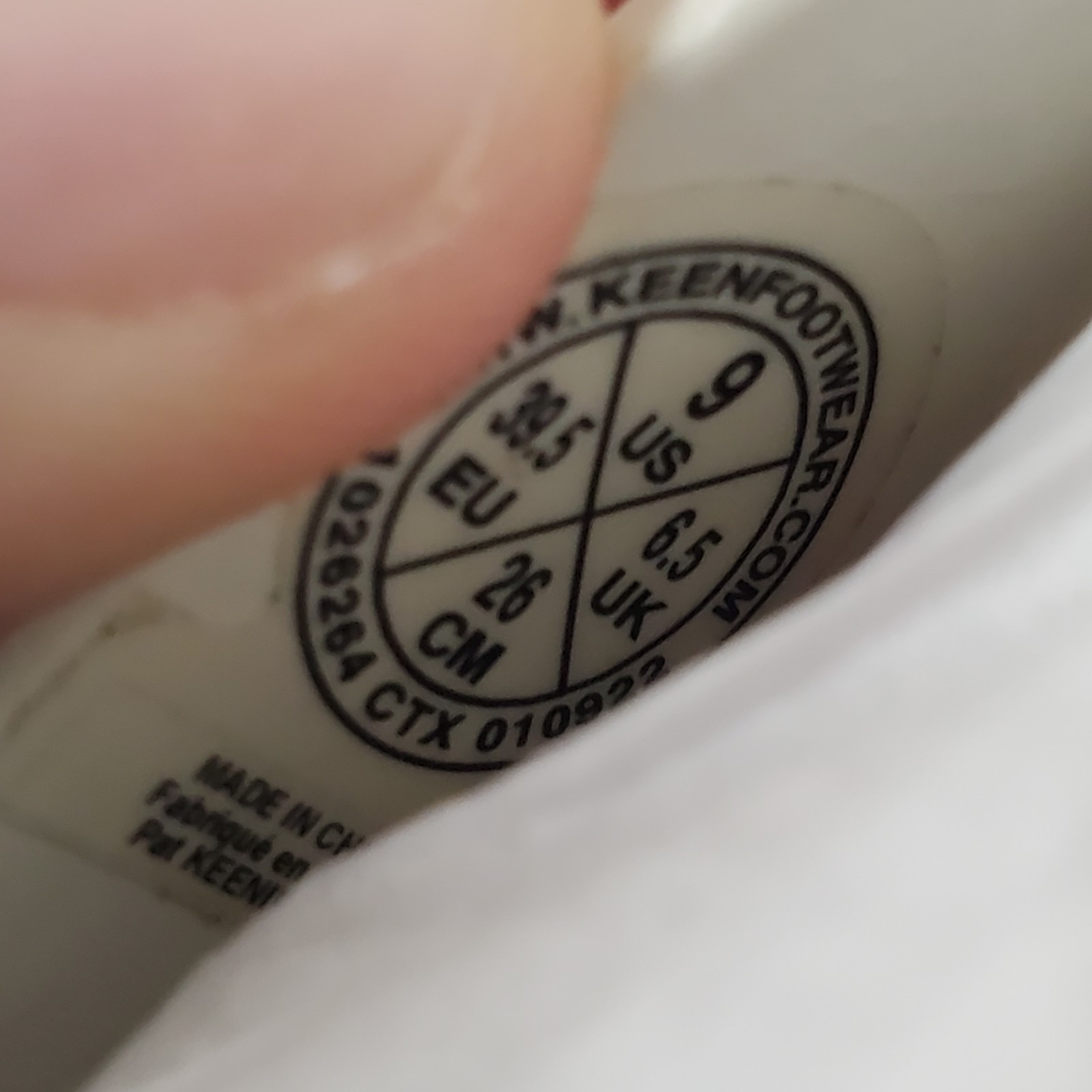 Sandali donna Keen Shanti taglia 9 bianco nero slip on leggeri comodi zoccoli