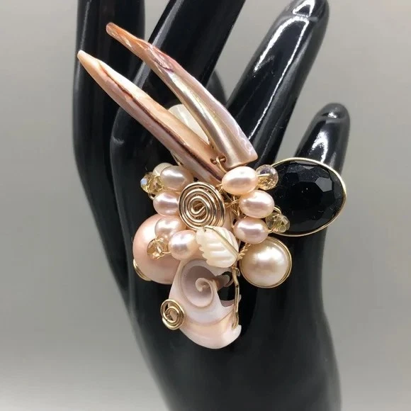 Artisan big statement size beach boho shell wire ring pearls mop faux pearls. - Image 2 of 4