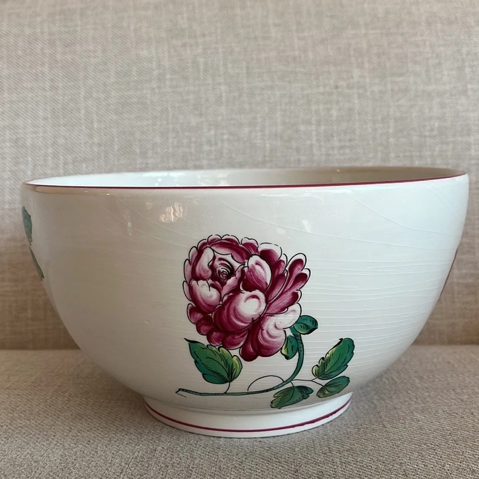 Cuenco decorativo de cerámica vintage de flores de Estrasburgo para Tiffany & Co Foto 3 de 4