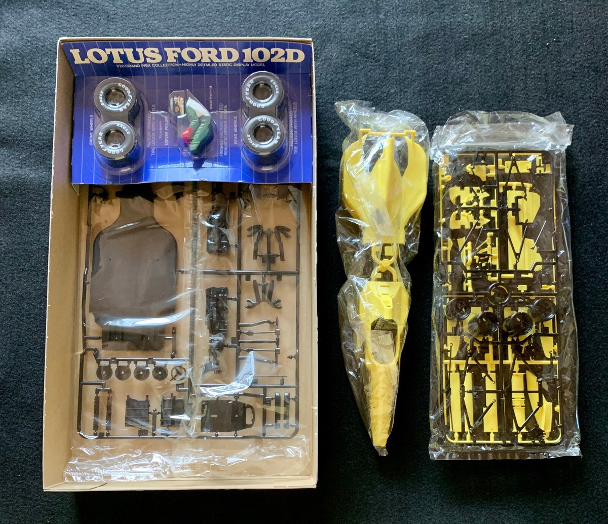 TAMIYA 20034 1/20 Scale LOTUS FORD 102D (Hakkinen Version