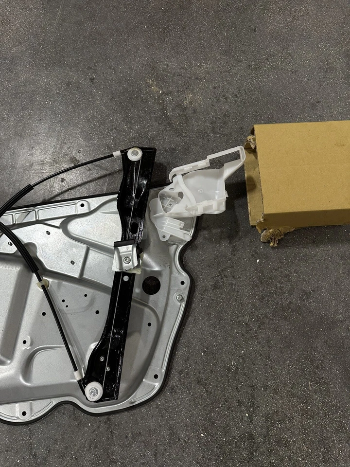 Window Regulator for 2006-2008 Volkswagen Passat - Image 2 of 4