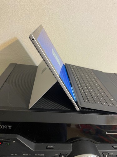 Microsoft Surface Pro 5 1796 - CORE i7-7660U 8Gb 256GB, 12.3 INCH WIN10P GOOD - Picture 3 of 5
