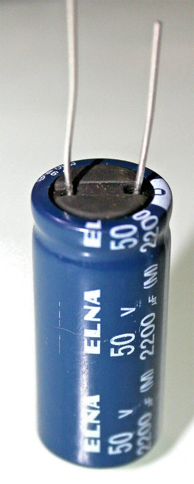 10 x Condensatore elettrolitico ELNA 2200 uF 50V RoHS (no cinese)