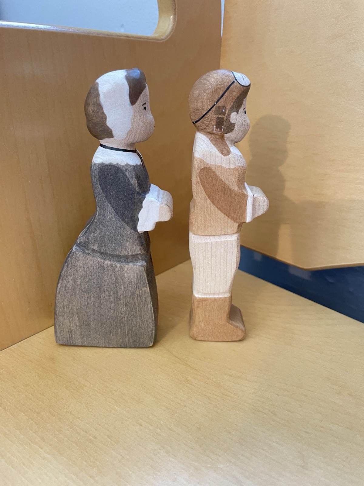 Wooden Handcrafted Figurines Lot Of 2 Emelia Earhart - Florence Nightingale