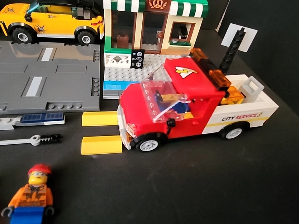 Lego City Pieces And Shang Chi Bundle! - Image 4 of 4