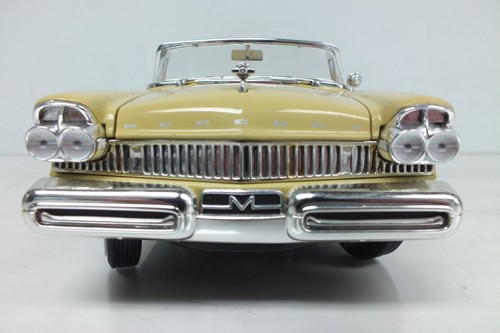 1957 Mercury Turnpike Cruiser Convertible Road Signature 1:18 Die Cast - Picture 3 of 10