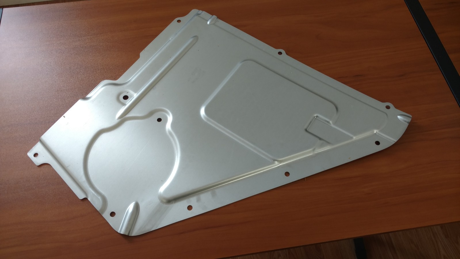 LAMBORGHINI HURACAN REAR RIGHT DRAG REDUCTION BOTTOM PANEL TANK OEM 4S0825216B
