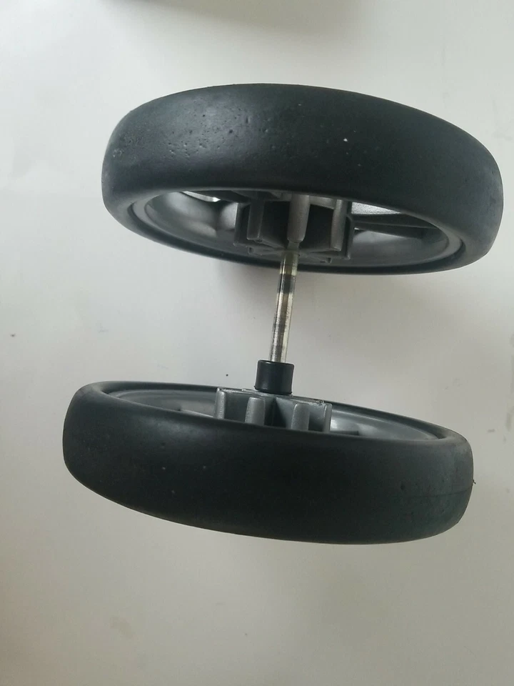 Repuesto neumático rueda trasera cochecito Combi TS 5EX Twin Sport EX #7775/2011 Foto 2 de 4