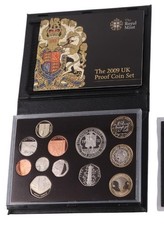 2009 Royal Mint Annual Proof Coin Set in black display case with COA .