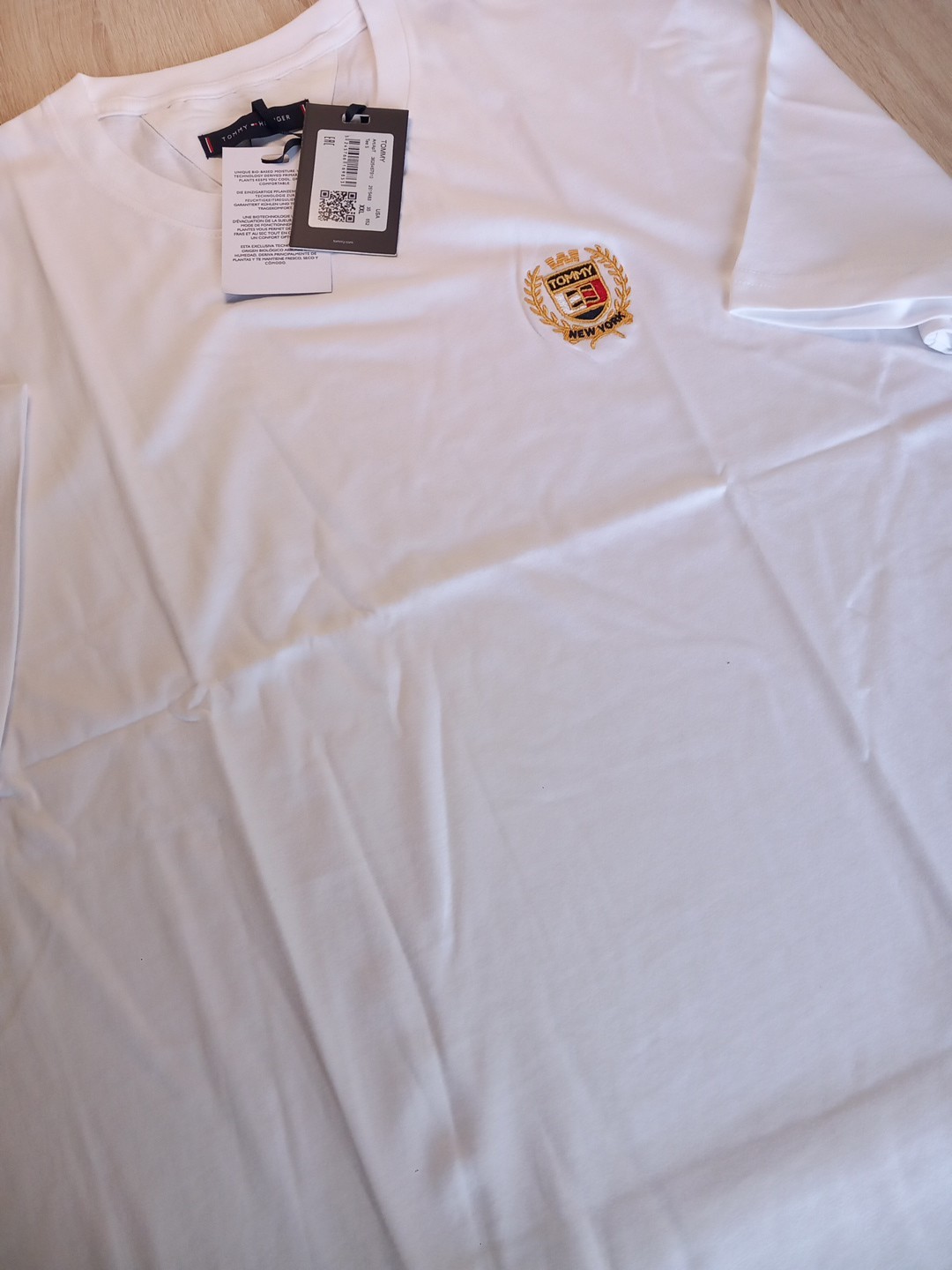 Tommy Hilfiger Men's T-Shirt thumbnail 8