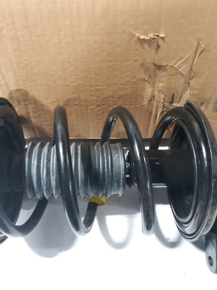 Monroe Quick-Strut 172143 (Right Front) Complete Assembly – Honda CR-V 2002–2006 Foto 3 de 4