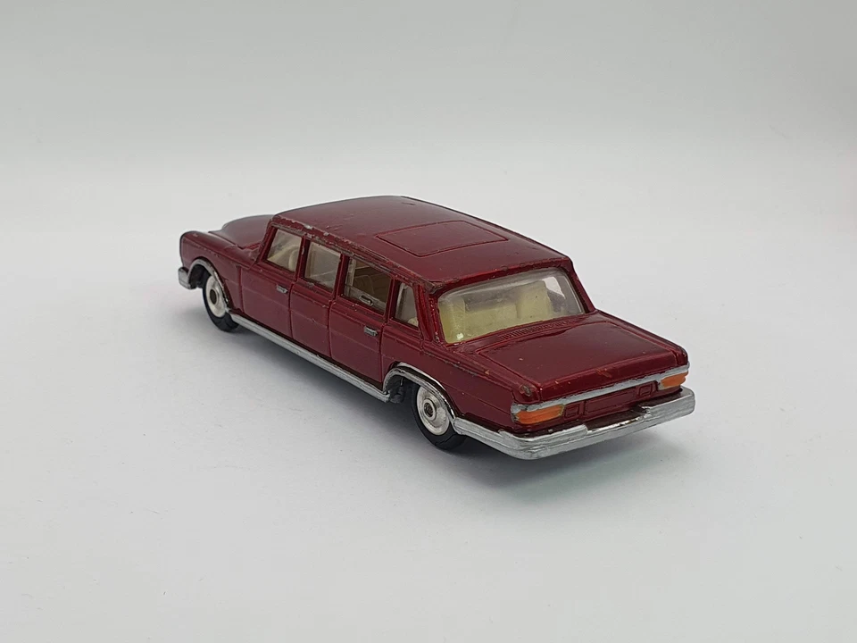Mercedes Benz 600 Pullman Corgi Toys 1/48 Rosso - Immagine 2 di 4
