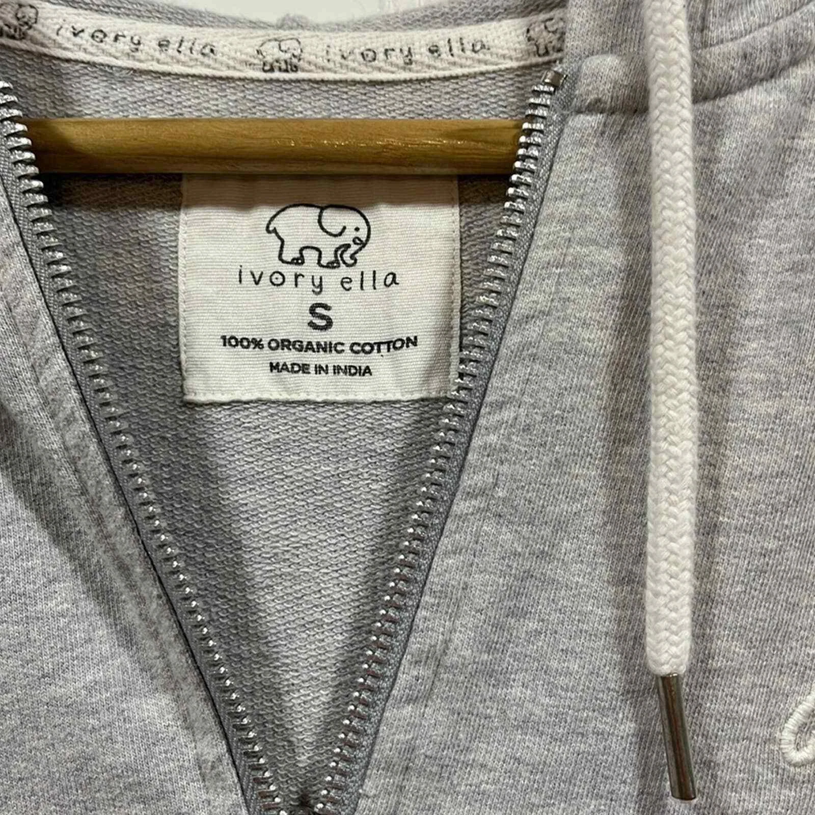 OFF WHITE Felpa con cappuccio e zip Ella avorio