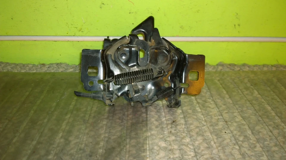 98 99 00 01 02 03 04 05 Ford Ranger XLT 4,0 L EN PESTILLO DEL CAPÓ OEM 1309-11 Foto 2 de 2