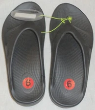 NWT Oofos Unisex Flip Flops Sandals Black Women’s: Size 8 Men's: Size 6