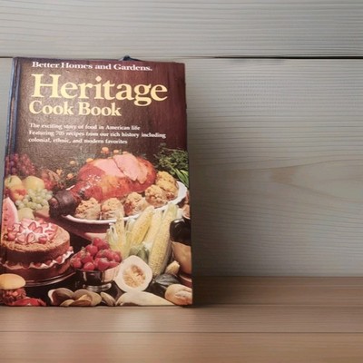Vintage 1975 Better Homes & Gardens Heritage CookBook w/ Sleeve Box Cooking VTG