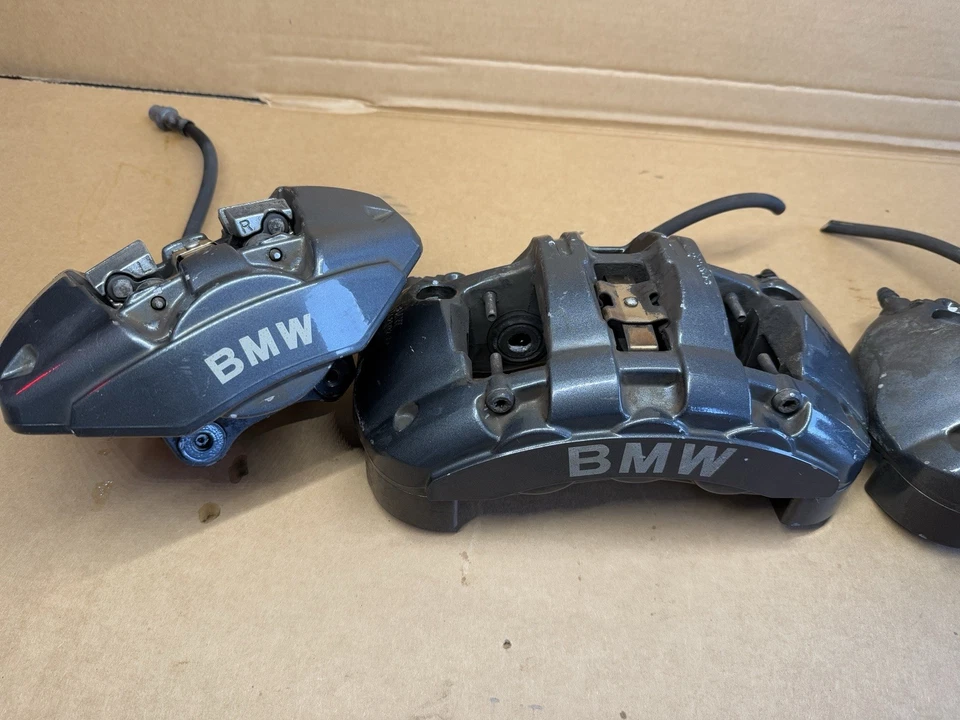 Juego de pinzas de freno Brembo - BMW 135I E82 2009 cupé automático - OEM Foto 2 de 4
