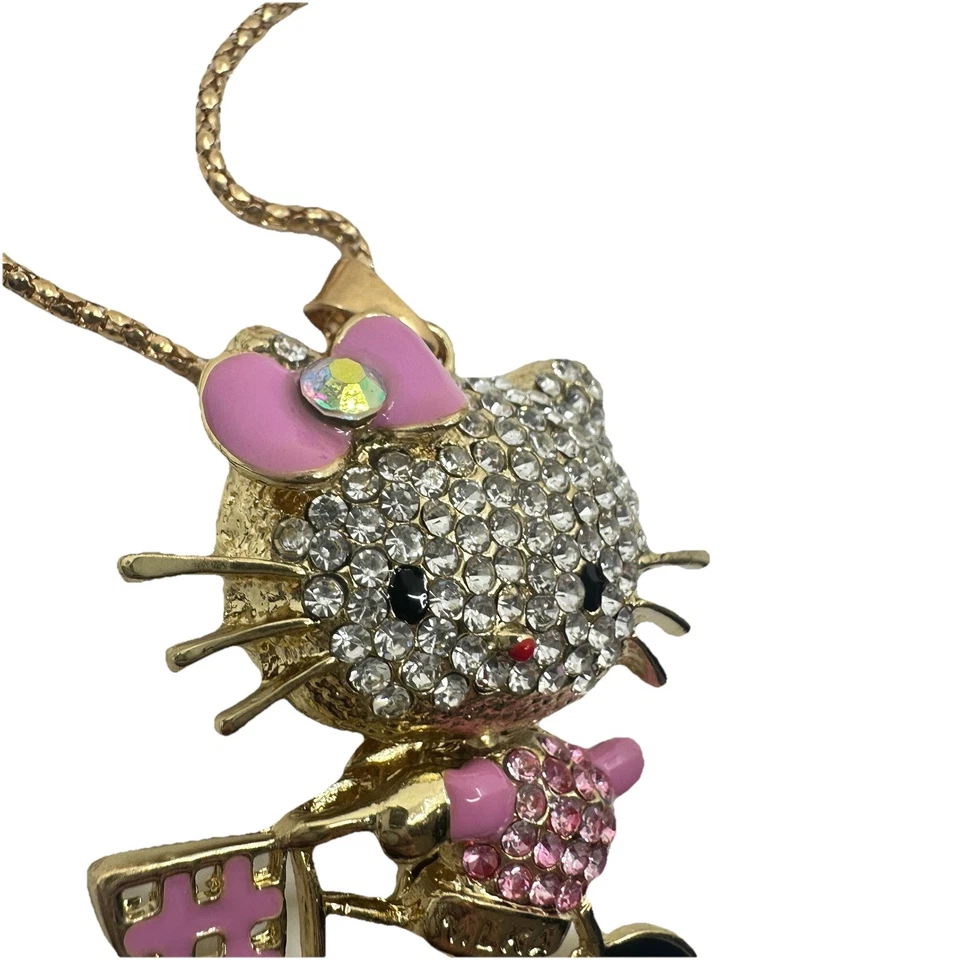 BETSEY JOHNSON Cristal Hello Kitty Colgante Collar Rosa Bicicleta Declaración Y2K Foto 3 de 4
