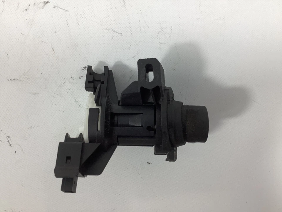 Mecanismos de cilindro de bloqueo de tapa de maletero Mercedes Benz C300 2010-2013 A2047500261 OEM. Foto 4 de 4