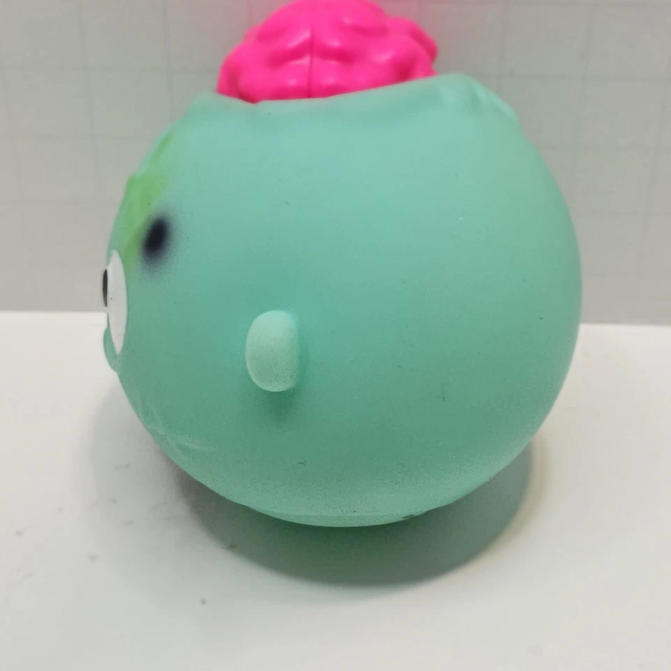 Zombie Squishy Halloween Squeeze Head Bopper Toy brain explodes and pops out - Image 3 of 4