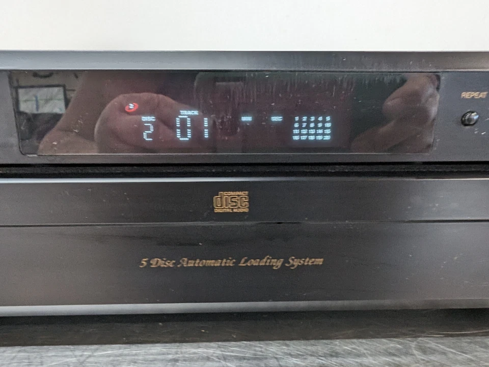 Cambiador/reproductor de CD Denon DCM-290, sistema de carga automática de 5 discos, MP3, WMA Foto 4 de 4