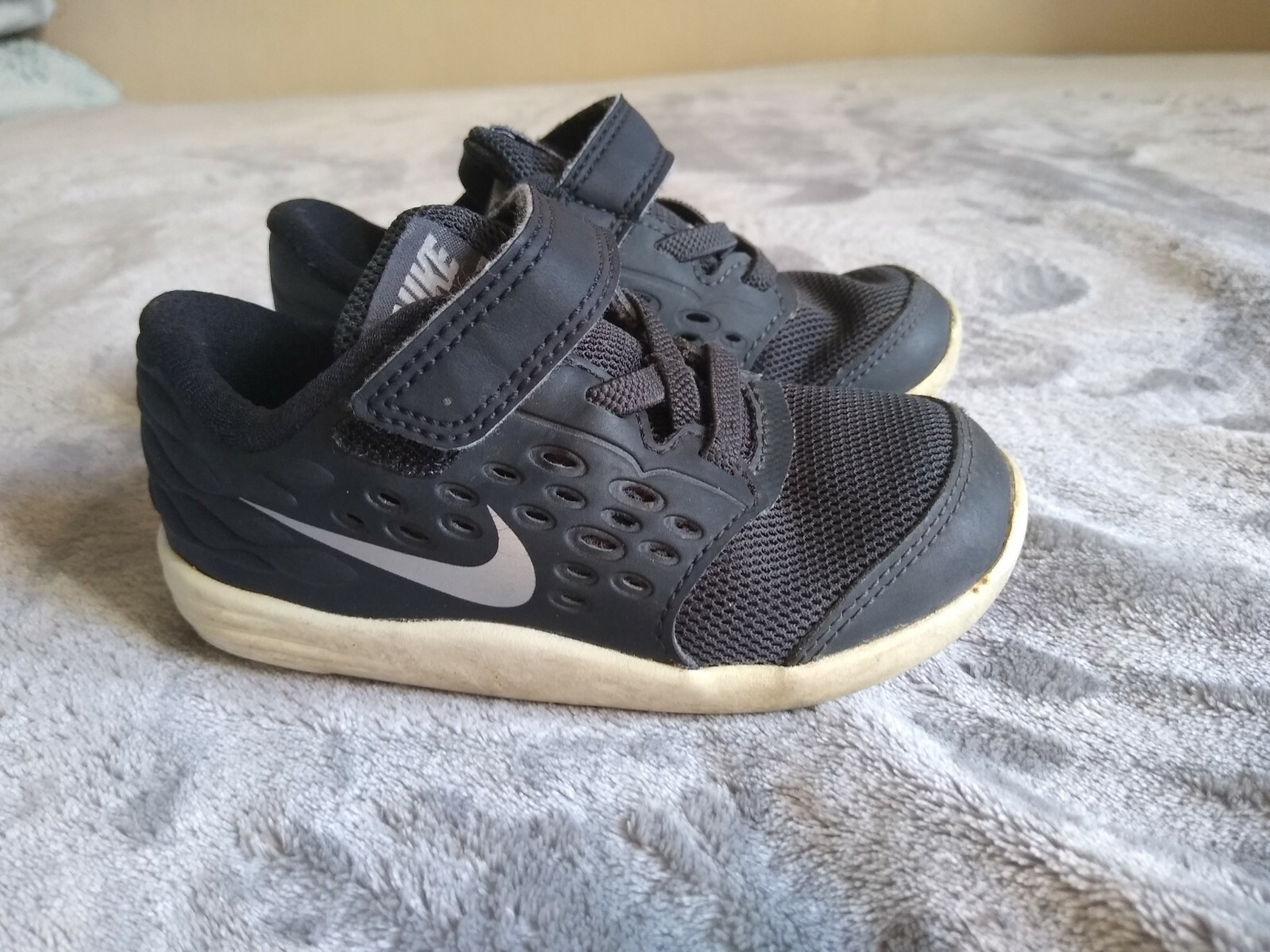NIKE STELOS TODDLER BOY SNEAKERS SIZE 7 US/23 EU DARK GREY | eBay
