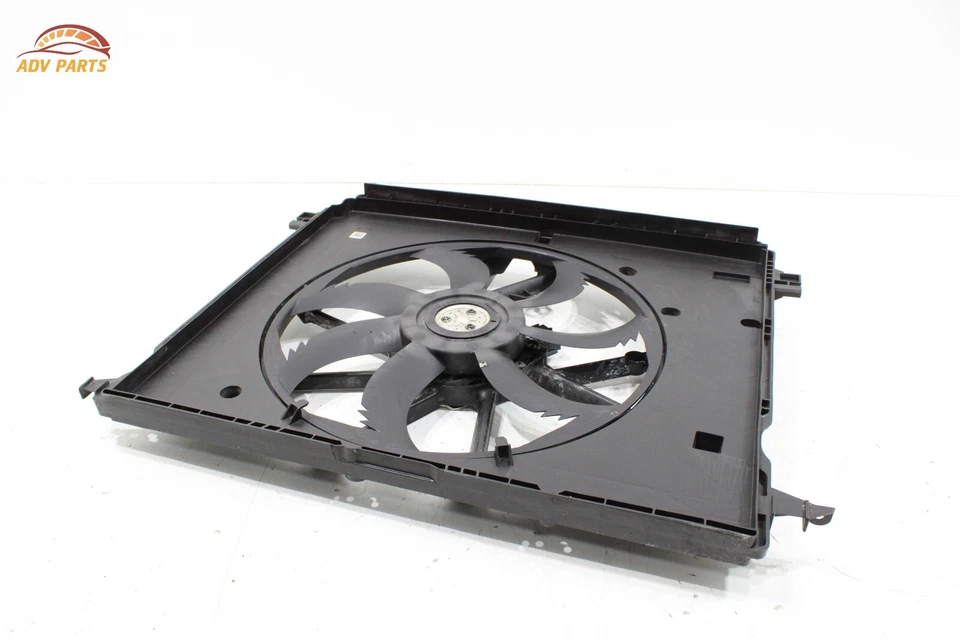 Toyota Highlander 2020-2024 3,5 L motor radiador ventilador de refrigeración cubierta y cuchilla OEM Foto 4 de 4