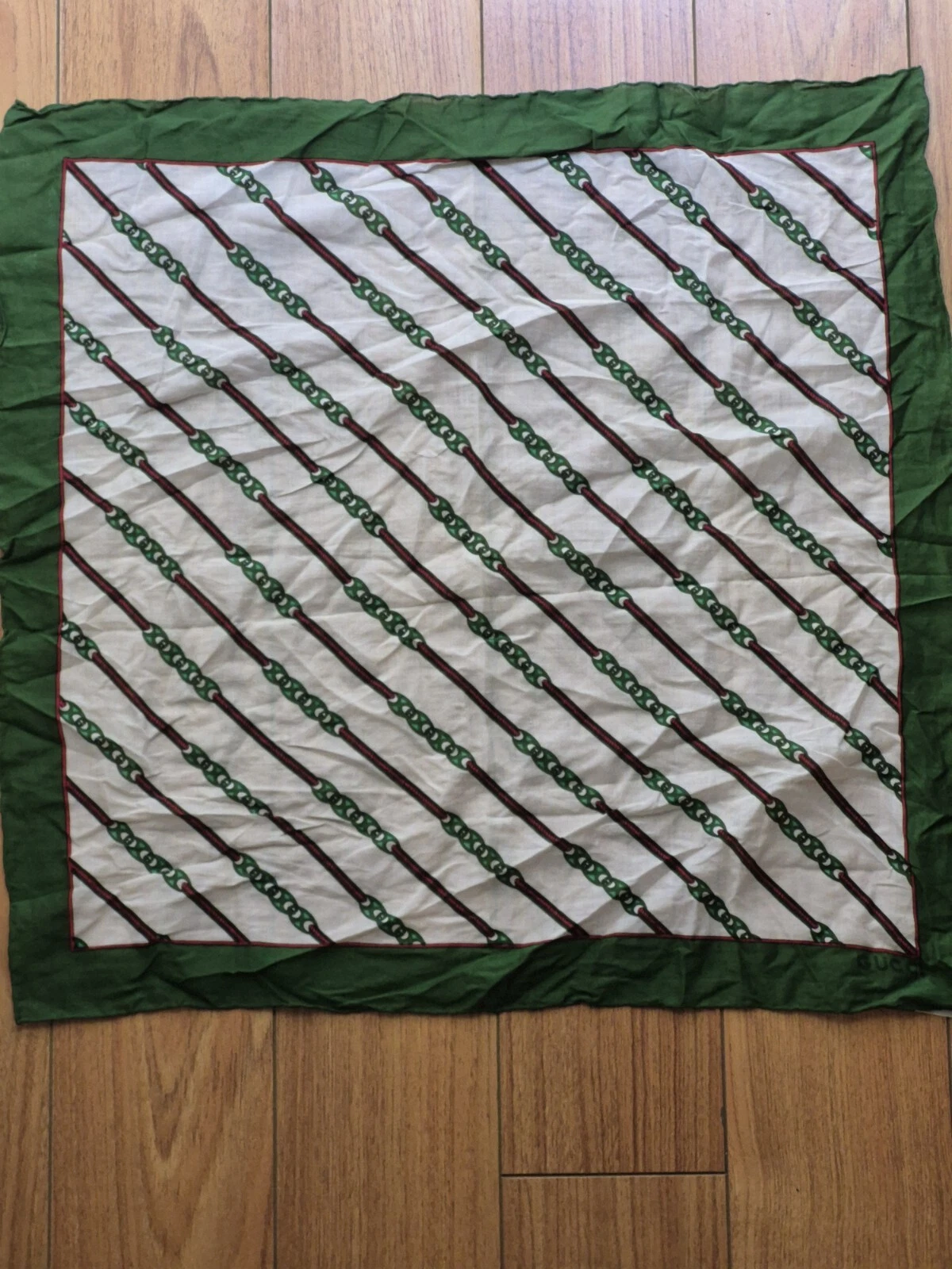 Foulard femme vintage Gucci rouge vert 100% coton carré tête/cou 22