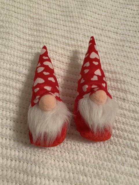 SALE Lot of 2 Red w/ White Hearts Stand Up Valentine Gnomes Pre-Owned SALE Lot of 2 Red w/ White Hearts Stand Up Valentine Gnomes Pre-Owned