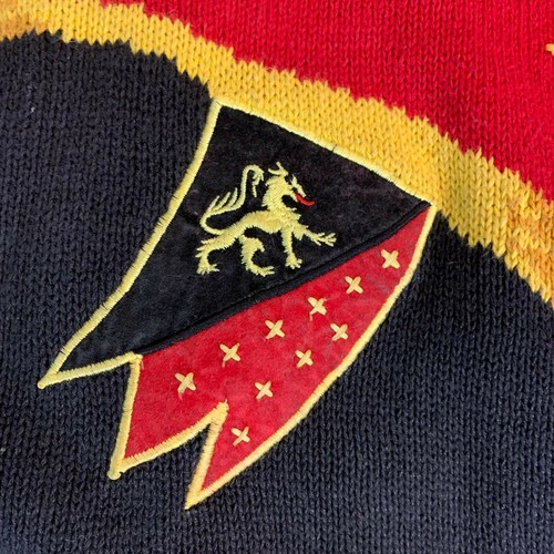 Suéter Vintage Años 90 Grueso Tejido Bordado Cresta Rojo Negro Cuadros Estrellas Talla M/L - Imagen 6 de 8