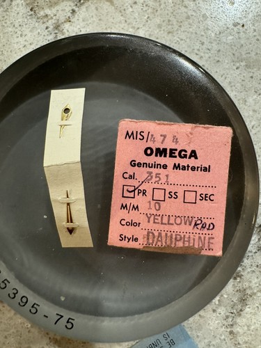 NOS Omega Cal. 351 Yellow Dauphine Radium Hour And Minute Hand Set 10mm 474
