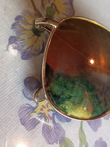 Gucci Vintage Sunglasses Authentic Stylish Eyewear for Sun Protection - Picture 3 of 10