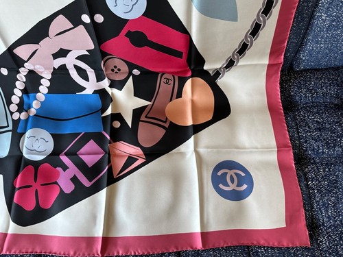 NEW 100%Auth CHANEL 21C Offwhite/Multicolour Icons 100%Silk Twill Square Scarf - Picture 7 of 23
