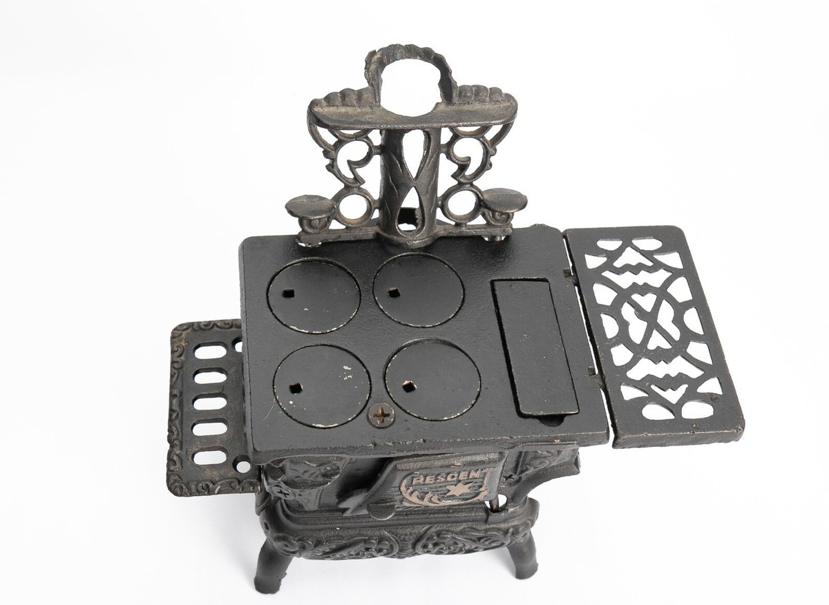 CRESCENT CAST IRON STOVE TOY MINIATURE w/ ACCESSORIES | eBay
