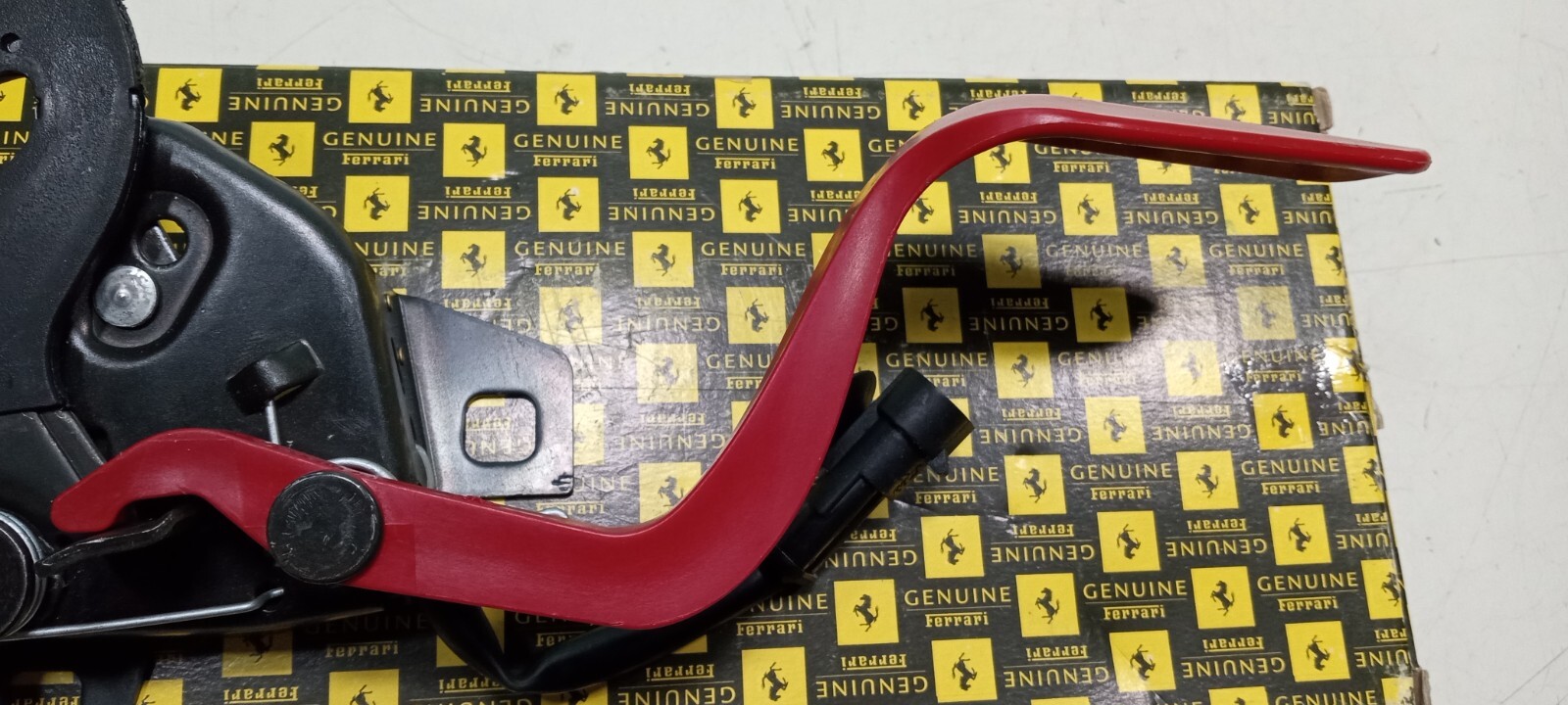 Ferrari 599 Engine Hood Lid Lock Latch Safety Release Lever_69369400_69369100_OE