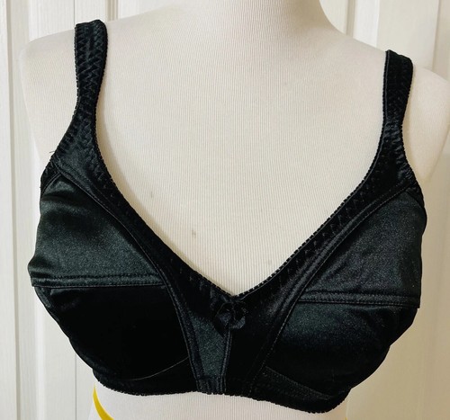 Delta Burke Sz 36D Black Wireless Bra Comfort Adjustable Straps Lightweight