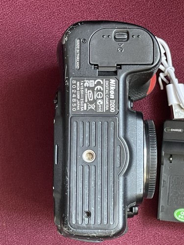 Nikon D200 SLR Digital Camera Body Only Fully Working - Picture 5 of 15