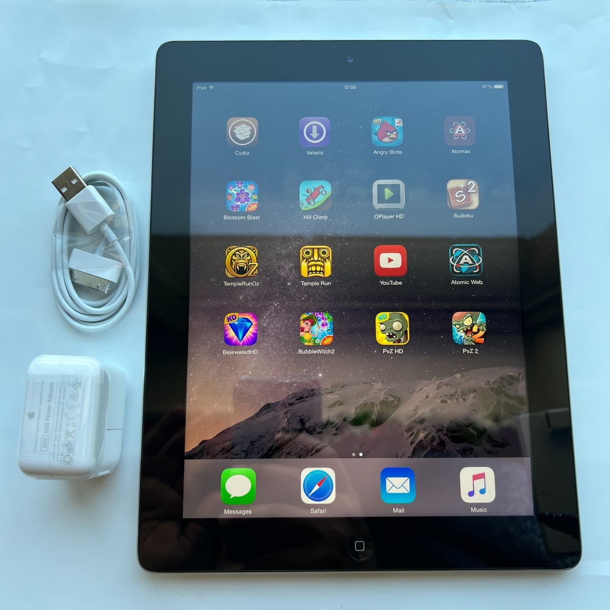 Apple iPad 3rd Gen 32GB iOS 8.4.1 Cydia Veteris 9.7