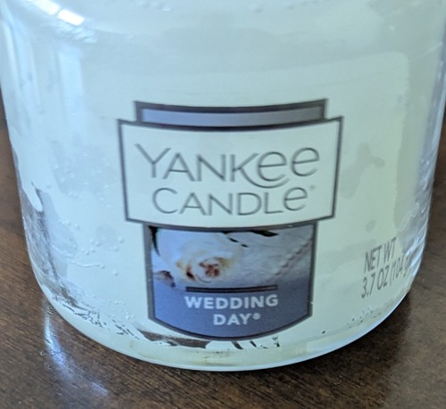 Yankee Candle "Wedding Day" Scent 3.7 oz Small Jar Glass Candle 25-40 Hrs Burn - Bild 2 von 6
