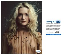 Morfydd Clark AUTOGRAPH Actress Rings Of Power Signed 10x8 Photo ACOA