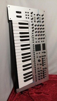 Roland GAIA 2 37-Key Virtual Analog Wavetable Synthesizer w/ Box & AC Adapter