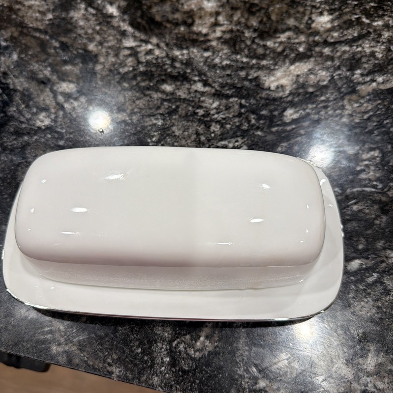 CROWN VICTORIA FINE CHINA LOVELACE COVERED BUTTER DISH