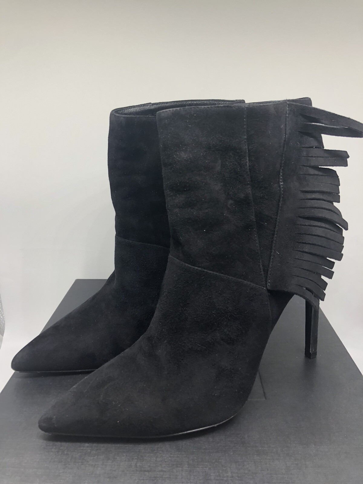 Stivaletti da donna Saint Laurent ""Nero"" pelle scamosciata neri con frange tacco alto taglia 39 in perfette condizioni