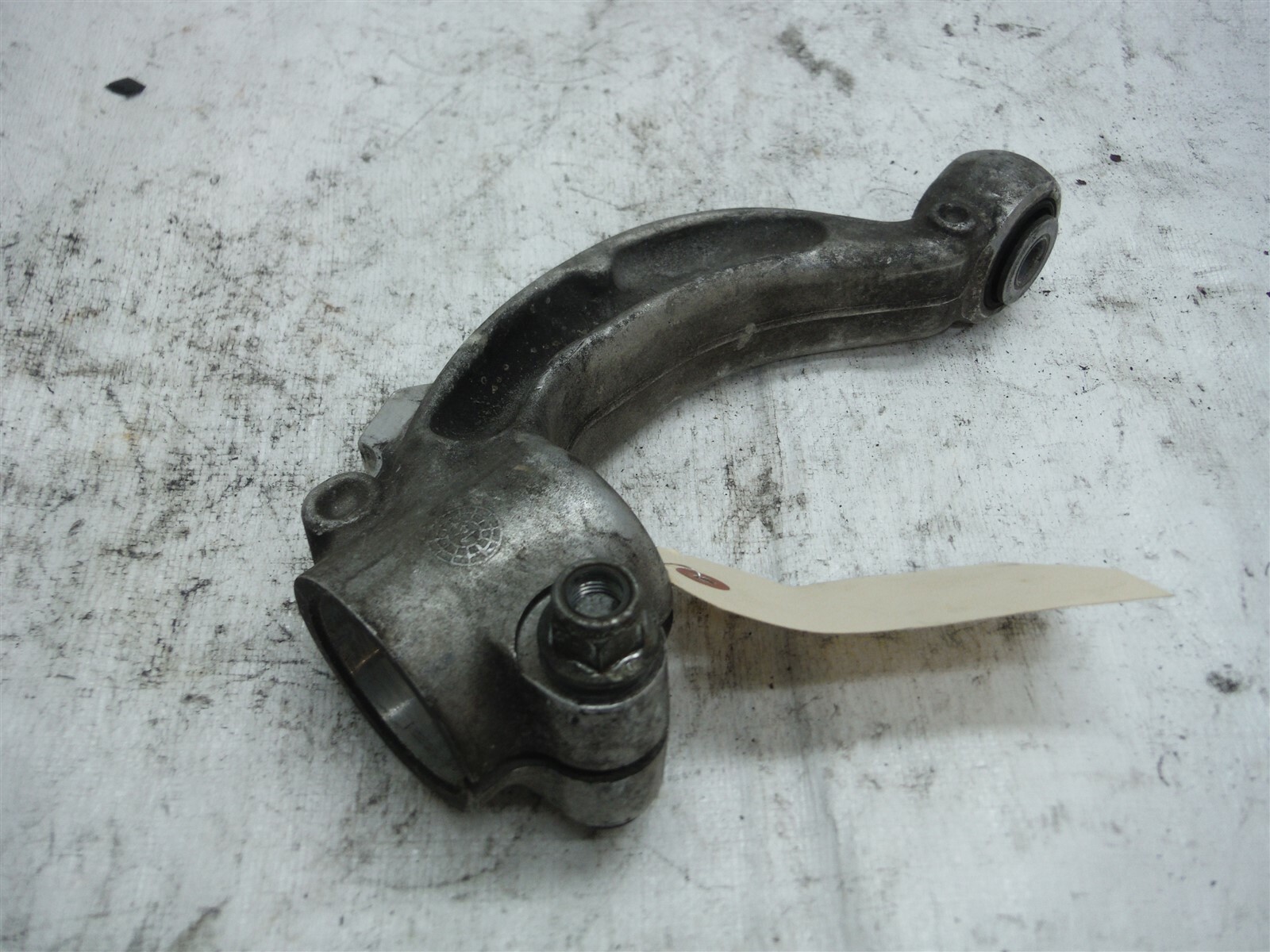 2014-2015 MASERATI GHIBLI PASSENGER RIGHT LOWER STRUT SHOCK MOUNT OEM 065138800
