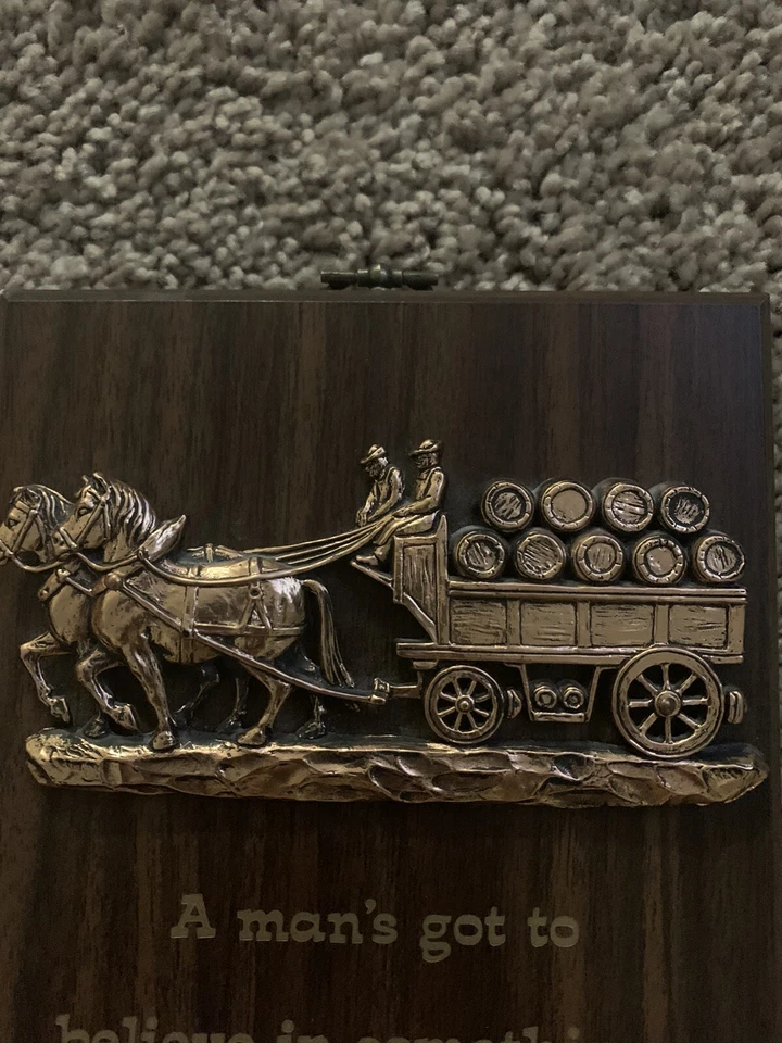 Escultura 3D Metal Caballo y Carro Carrito BeerKegs Pared Placa Cobre Foto 2 de 4