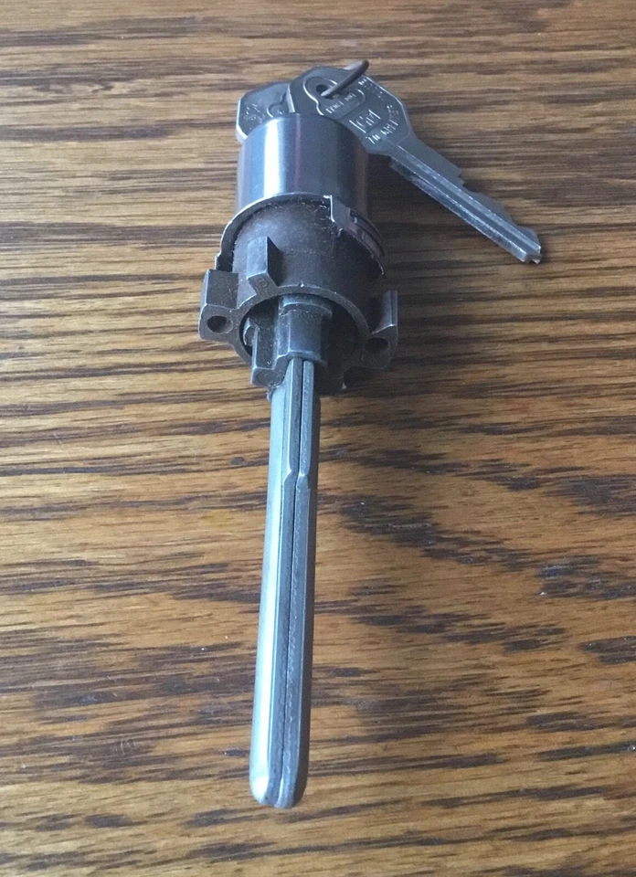 1960~1966 Chevrolet Pickup Truck BLOQUEIO DE ALÇA DE PORTA com CHAVES BRIGGS vintage GM NOS- - Imagem 4 de 4