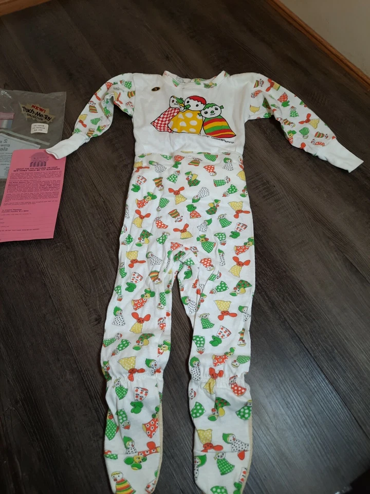 Pijama para dormir vintage Hanes para niños dos piezas crece al año Foto 2 de 4